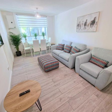 Flat In Battersea, 5 Minutes From Clapham Junction Station Apartment London Bagian luar foto