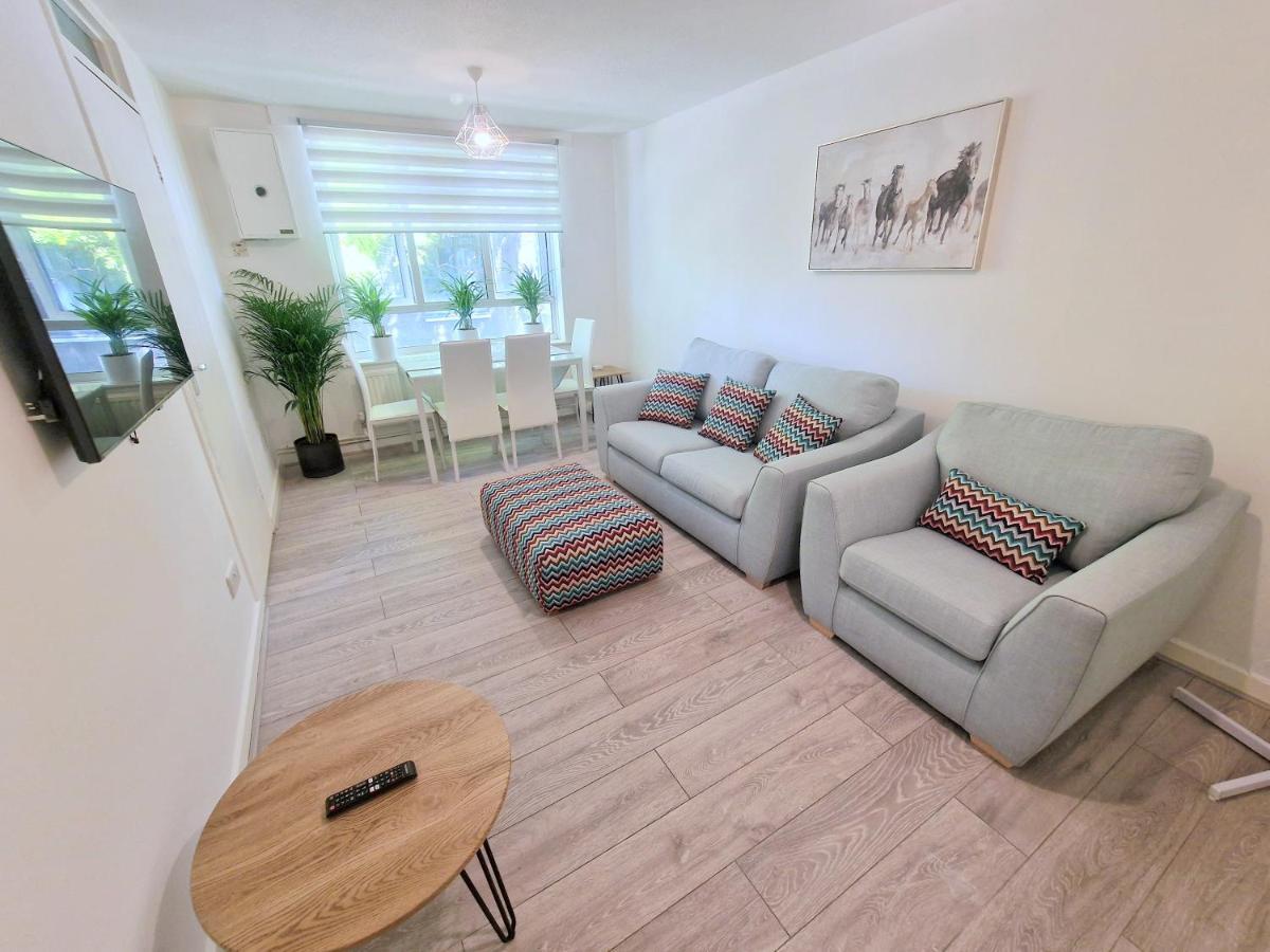 Flat In Battersea, 5 Minutes From Clapham Junction Station Apartment London Bagian luar foto