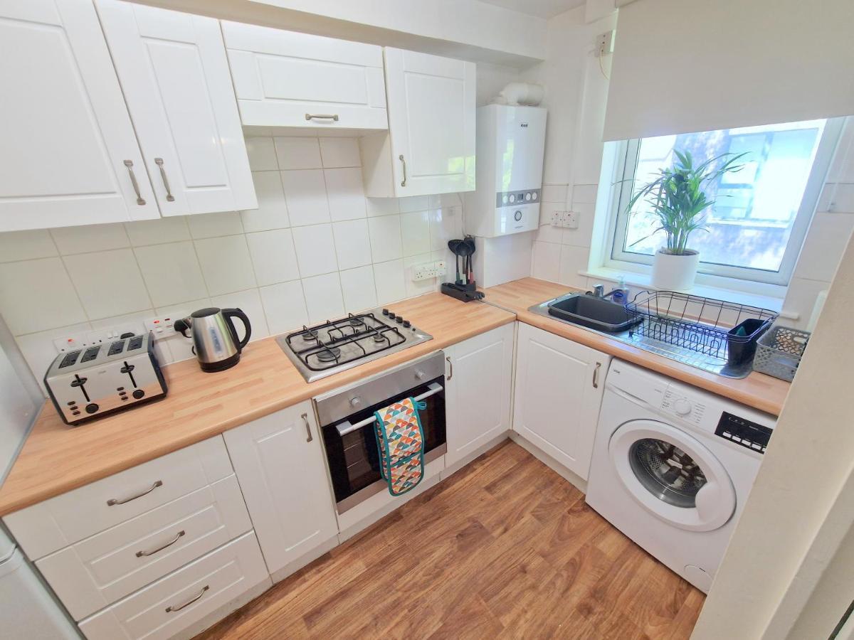 Flat In Battersea, 5 Minutes From Clapham Junction Station Apartment London Bagian luar foto