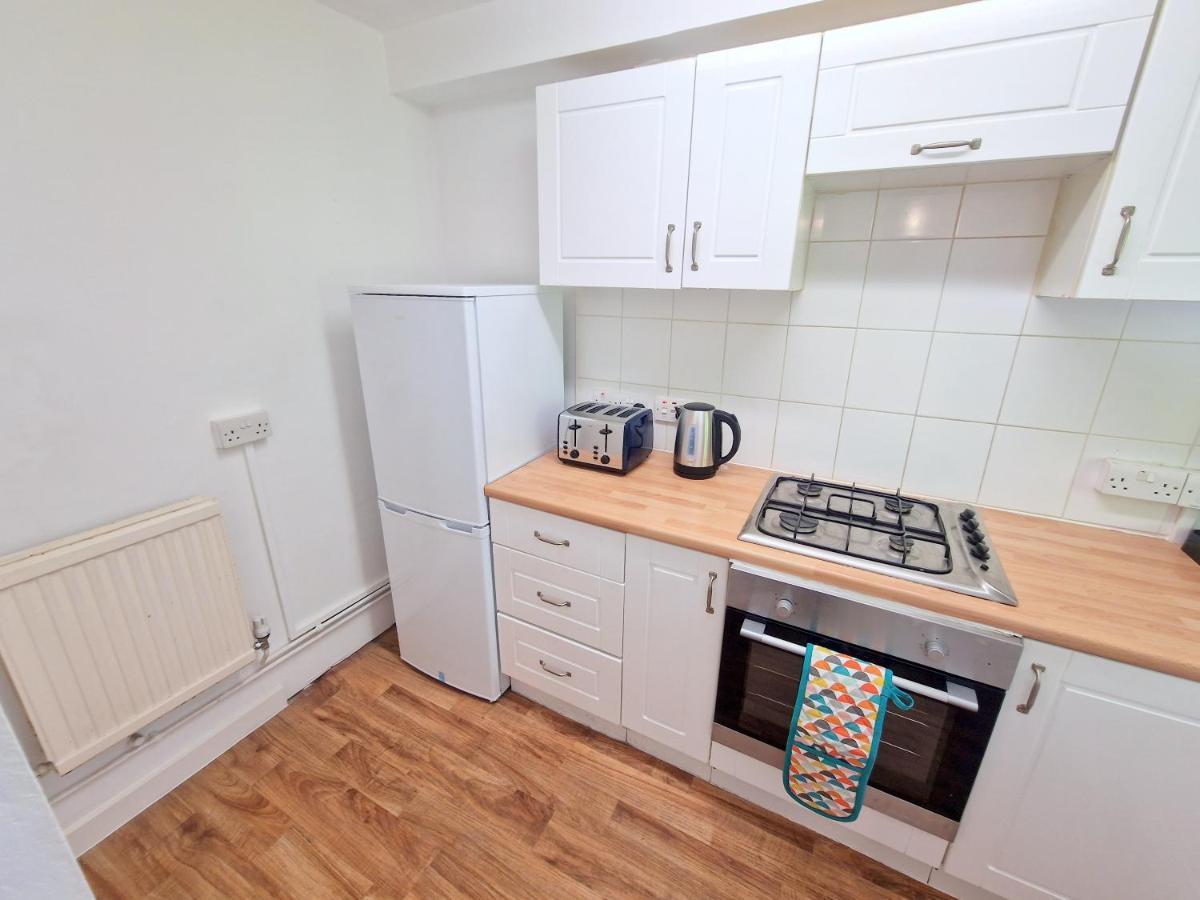 Flat In Battersea, 5 Minutes From Clapham Junction Station Apartment London Bagian luar foto