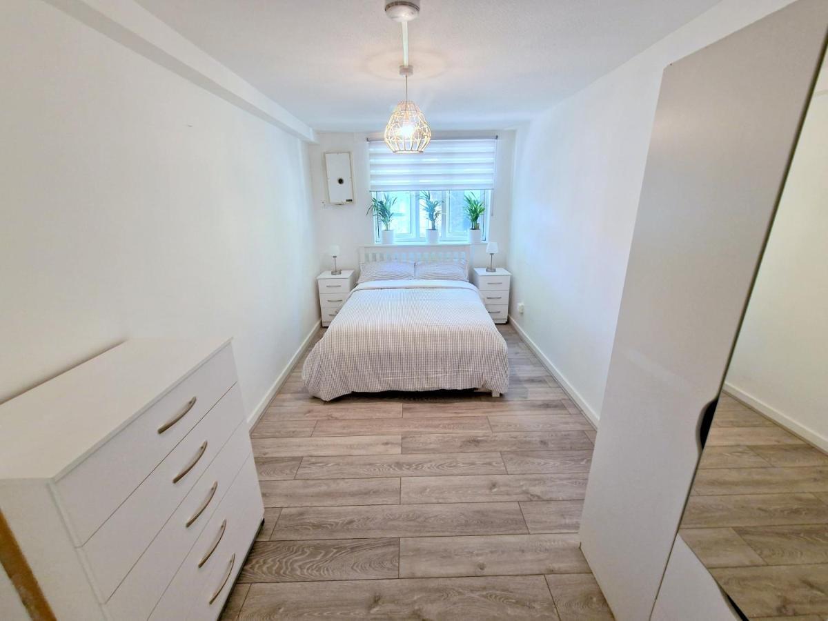 Flat In Battersea, 5 Minutes From Clapham Junction Station Apartment London Bagian luar foto